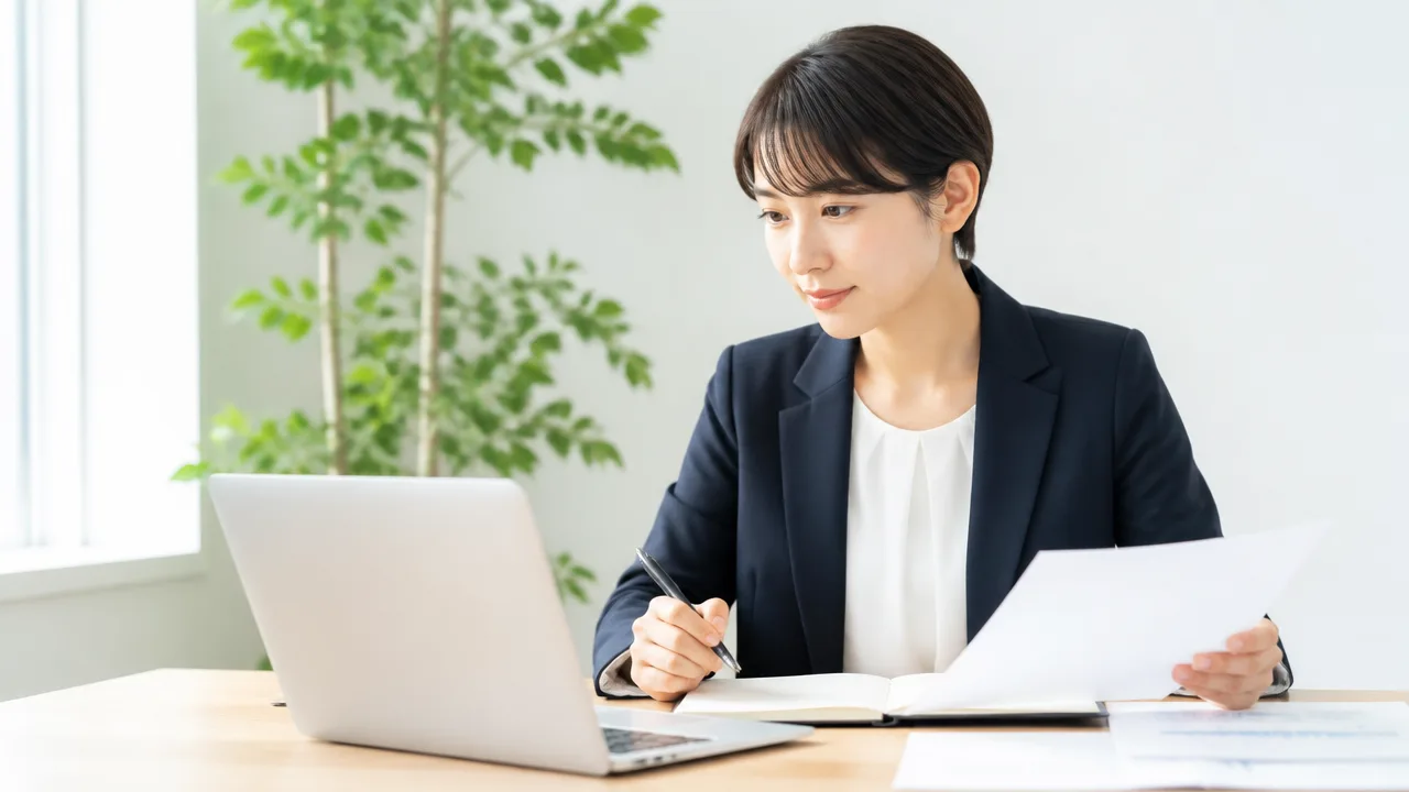 「うやむや」と「あやふや」の違いは？意味と使い分けを例文で解説