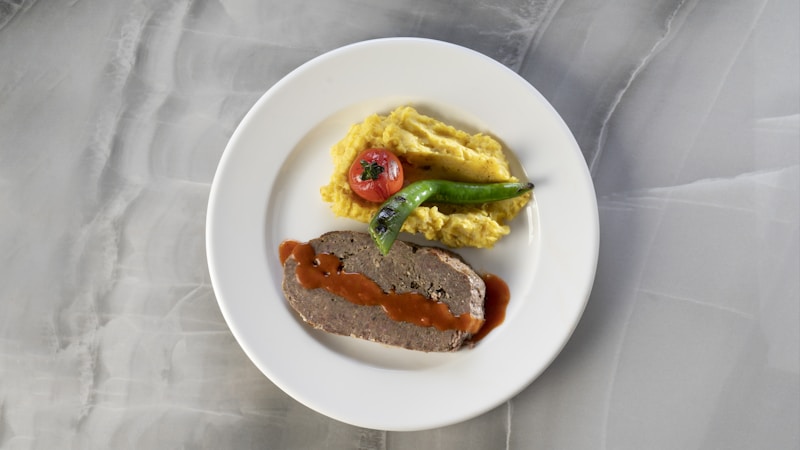 ミートローフの食べ方をもっと楽しむコツ|切り分け方・合わせたい献立・温め方までまとめ