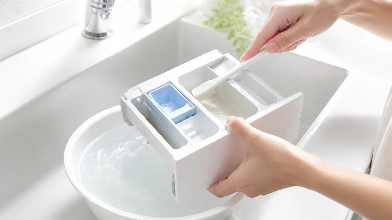 洗剤が投入口で固まる原因は？きれいに落とす方法と予防策