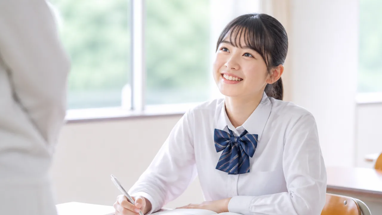 先生が好きな生徒にとる態度とは？見分け方と接し方を解説